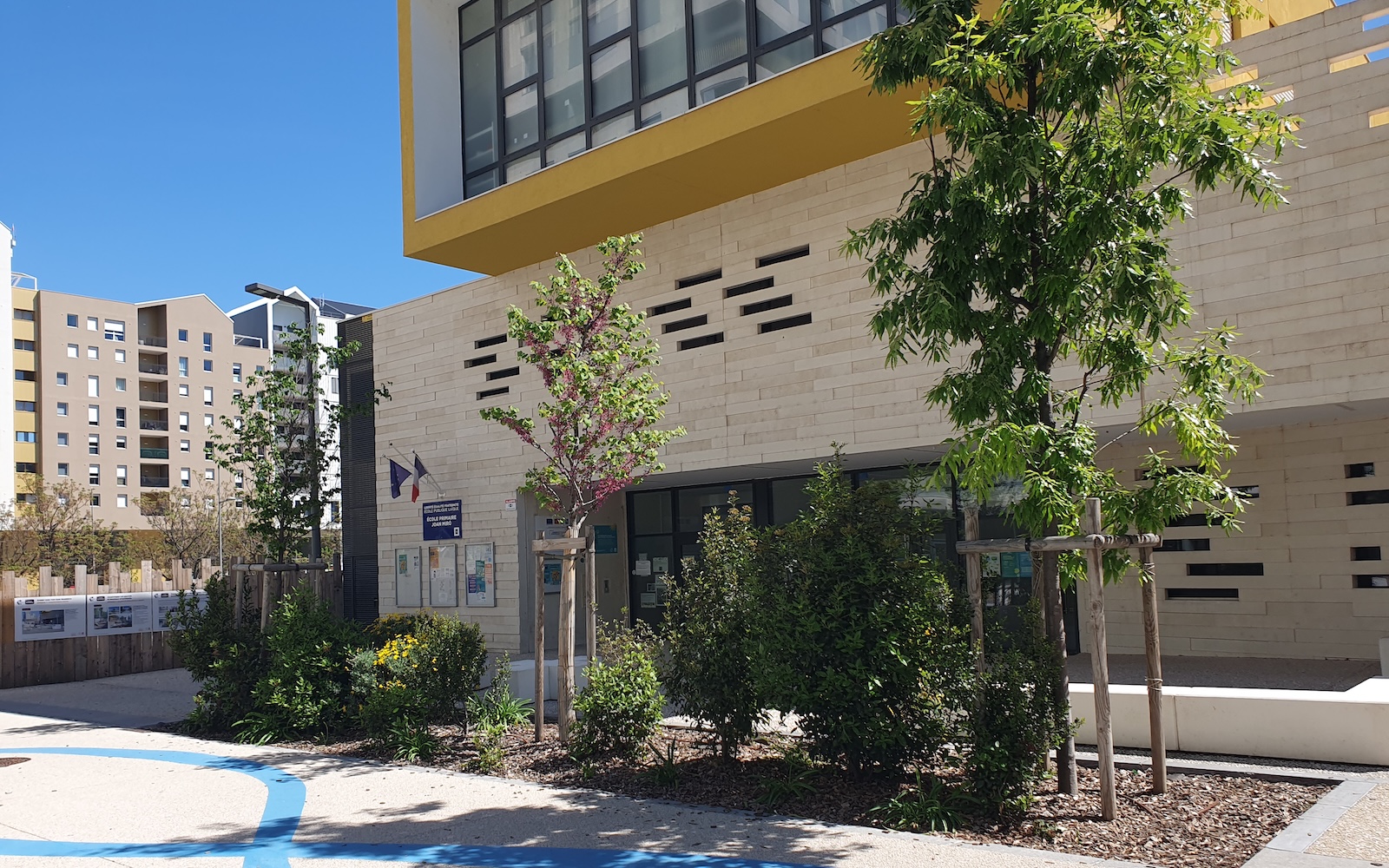 Réaménagement du parvis du groupe scolaire Jean Mirò