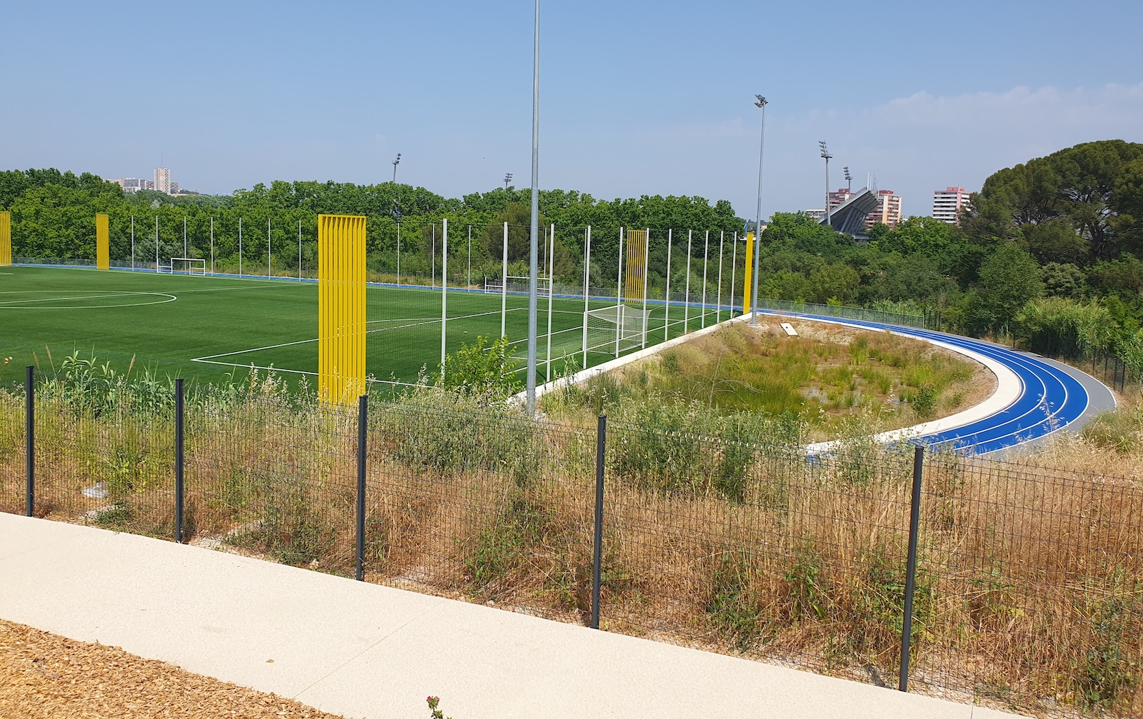 Complexe sportif, pump track et aire de jeu à Juvignac